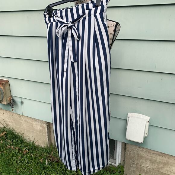Zara white and Blue striped cropped high rise paper bag pants with tie detail - Picture 6 of 10